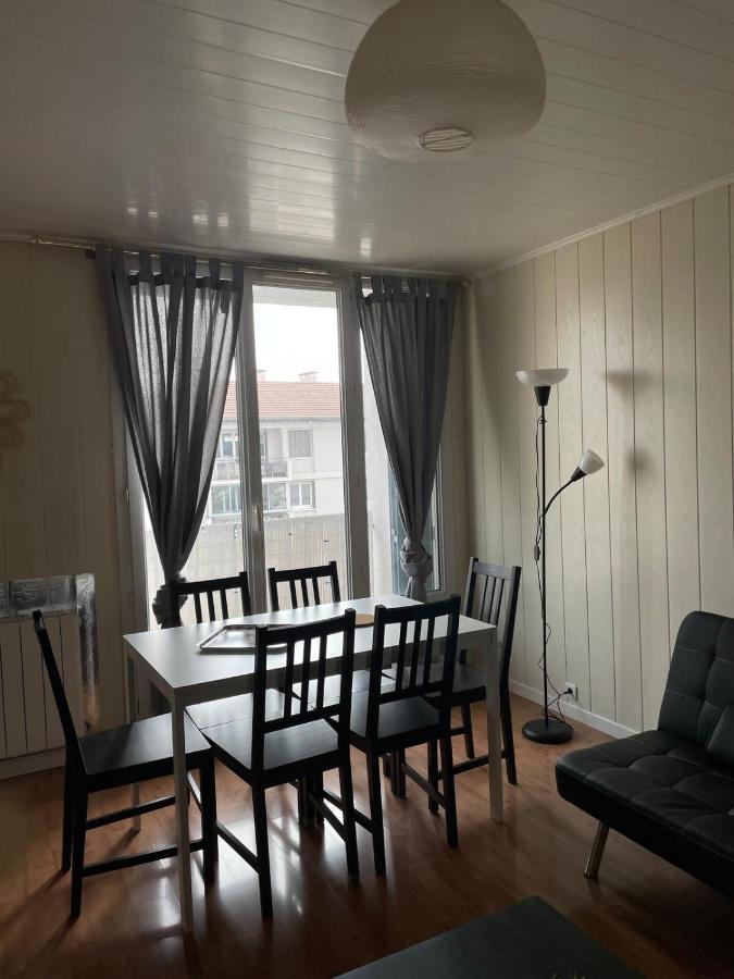 Le Parilly- Appartement 3 Chambres-Parc Parilly Bron Exteriör bild